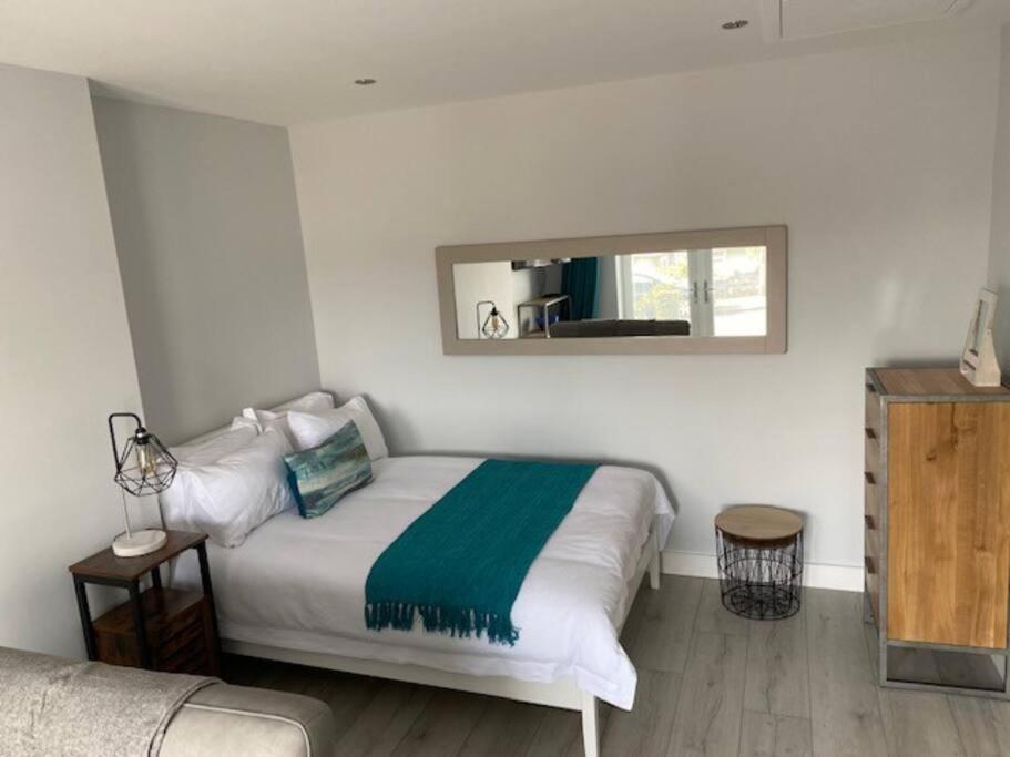 Luxury Mumbles View Studio Apartment Swansea Exterior foto